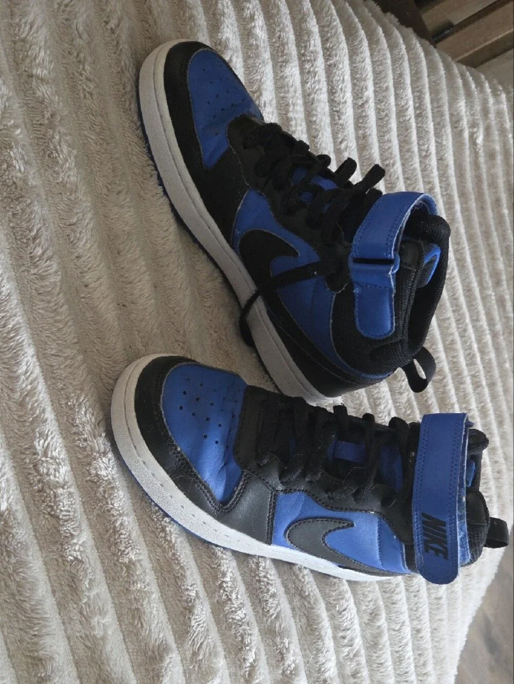Nike Kids Royal Blue and Black Mid-Top Sneakers